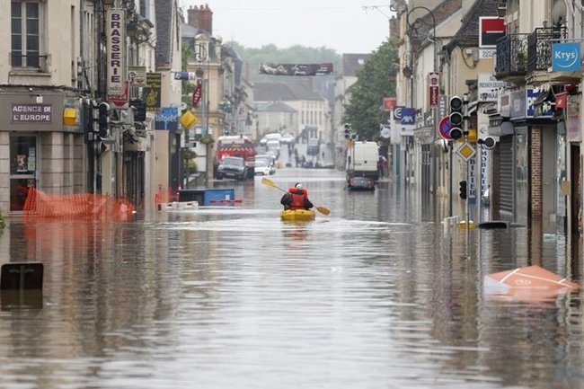 【華視最前線】巴黎塞納河水暴漲 羅浮宮緊急關閉 | 華視新聞