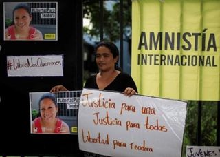 中美洲禁止墮胎 流產竟遭判刑40年