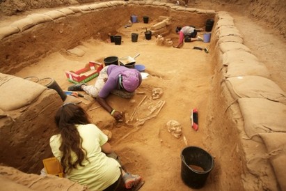 發現非利士人古墓! 巨人之謎將解開 | 考古學家發現150具非利士人骨骸。(翻攝法新社)