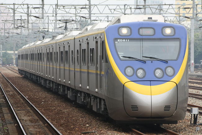 台鐵10月減班 不含東部幹線、尖峰區間車 | 華視新聞