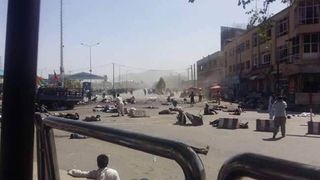 阿富汗遊行遇自殺炸彈攻擊 死傷人數持續增加