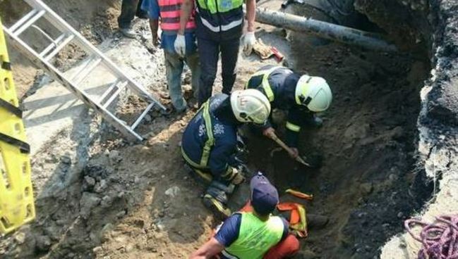 湖山水庫自來水管工程 1工人遭活埋命危 | 華視新聞