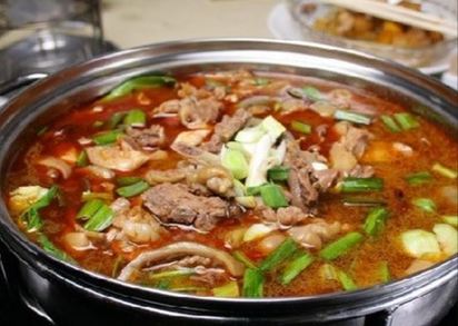 金正恩推薦北韓超級食物 還要活活打死.. | 金正恩英國投資的餐廳賣的狗肉湯.