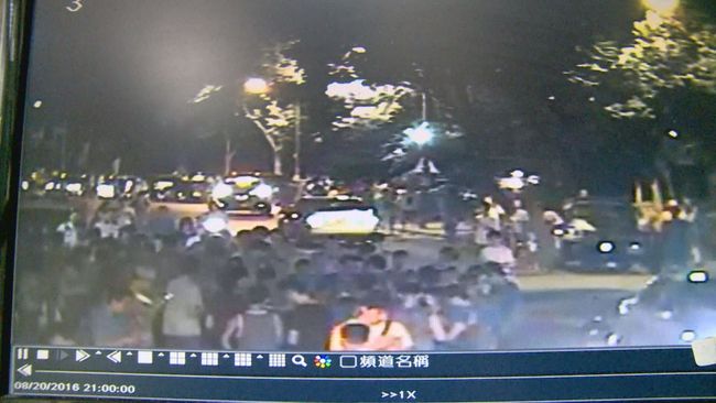 【午間搶先報】"稀有怪"出沒! 2百人包圍警局 | 華視新聞