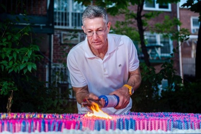 插7.2萬根蠟燭 這個慶生蛋糕破紀錄 | 華視新聞