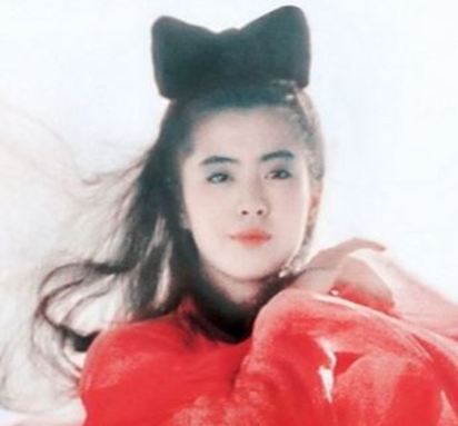 王祖賢更新自拍 網友:小倩真的凍齡了! | 1987年王祖賢演出小倩一角，過了快30年，仍深植影迷心中。翻攝畫面。