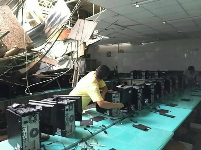 梅姬颱風受災戶! 復興商工教室遭鐵皮砸毀 | 華視新聞