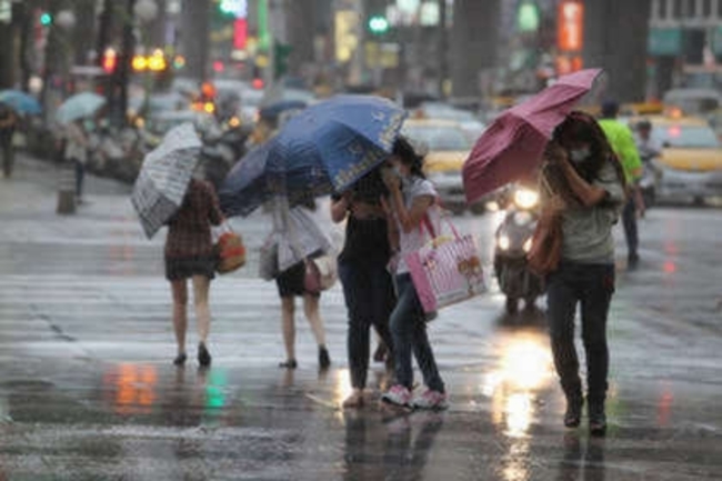 颱風假450億元1天蒸發 台經院影響不大! | 華視新聞