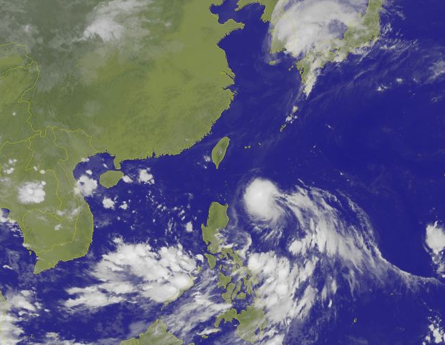快訊! 熱帶低壓轉為輕颱 11：30發海警 | 華視新聞