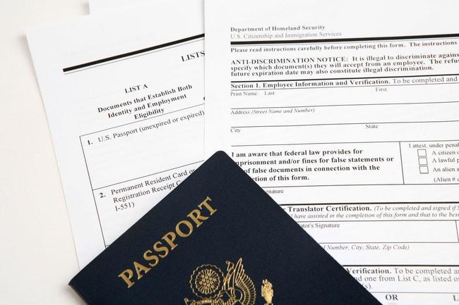 美國護照新規 大頭照禁止戴眼鏡! | 華視新聞