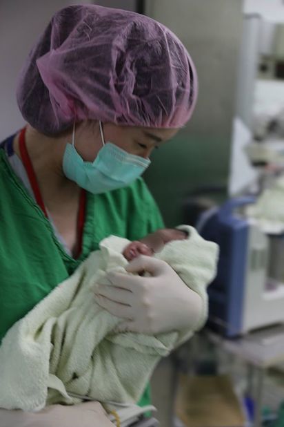 「救人真好」台大醫師PO文 感動20萬名網友 | 孕婦順利的產下寶寶