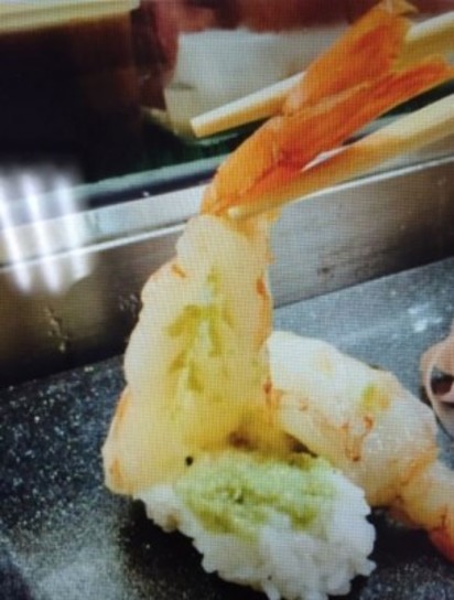 日本爆歧視! 給外國客吃這種壽司 | 翻攝推特