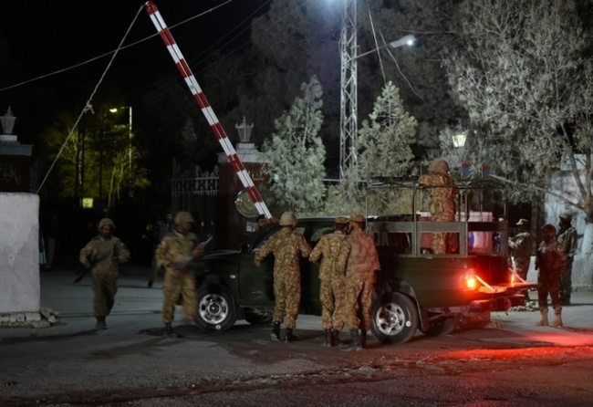 武裝槍手襲擊巴基斯坦警校  至少80傷 | 華視新聞