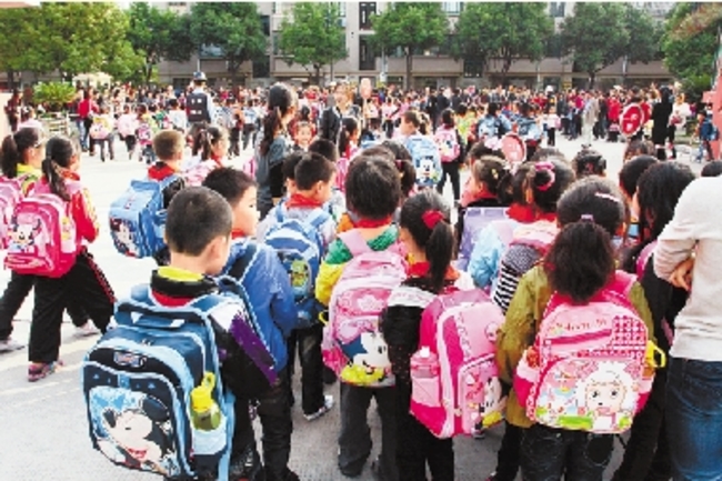 15年71萬小學生消失 養一個小孩的花費是?! | 華視新聞