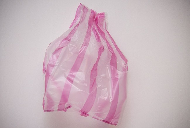 1元紅白塑膠袋 婦人這樣拿變2千 | 華視新聞