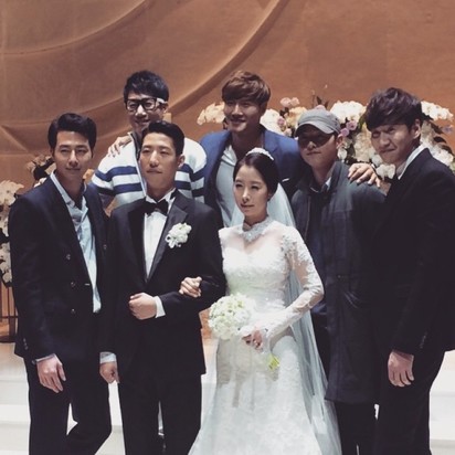 李光洙妹生子 好友宋仲基低調到醫院祝賀 | 李光洙妹妹2015年結婚。