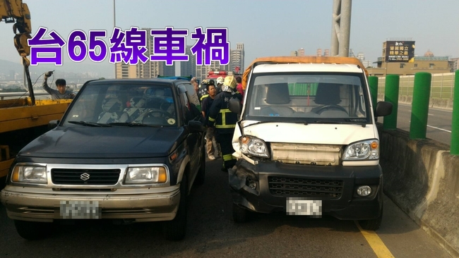 台65線南下3K 4車連環撞傷者送醫 | 華視新聞