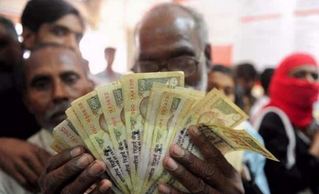 印度紙鈔政策 遊客.低收入者首當其衝
