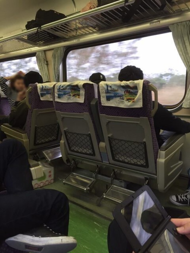 最狂火車座椅 看風景很方便但頭爆暈?! | 華視新聞