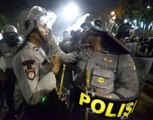 印尼12/2大規模示威 各國使館籲公民迴避 | 華視新聞