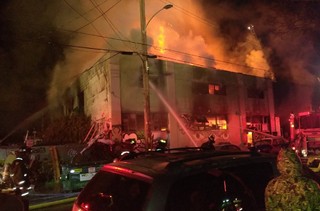 美奧克蘭倉庫大火已30死 人數還在攀升