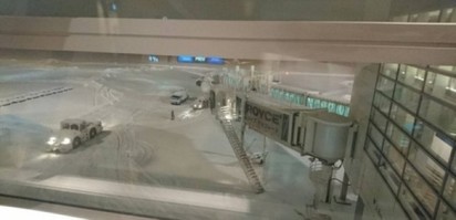 北海道大雪"飛機結冰" 長榮班機延誤明返台! | (翻攝網路)