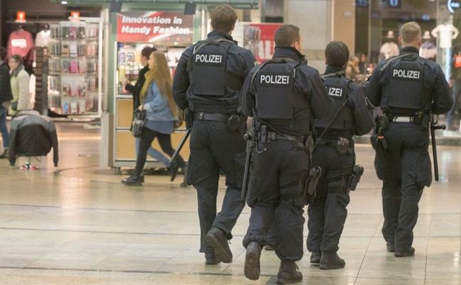 及時行動! 德歐洲最大購物中心躲過恐攻 | 華視新聞