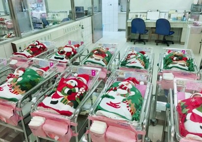已融化! 耶誕寶寶可愛程度爆表 | 宏其婦幼醫院。