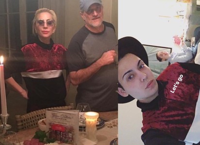 女神卡卡穿這件過耶誕 粉絲"狂撞衫"?! | 粉絲跟卡卡撞衫很開心(翻攝Lady Gaga臉書)