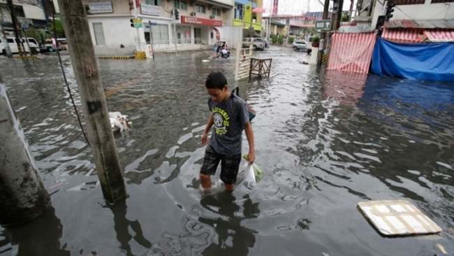 颱風納坦襲菲律賓 釀3死、38萬人撤離 | 華視新聞