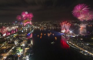 【全球跨年】迎接2017! 雪梨璀璨煙火絕美!