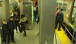 紐約長島火車出軌撞上月台 37人受傷