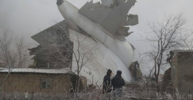 【影】土航貨機吉爾吉斯墜毀 波及民宅35死 | 華視新聞