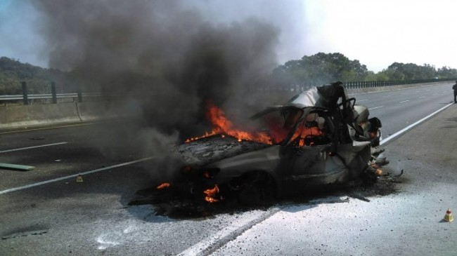 國道3號南下328K火燒車 釀1死1傷 | 華視新聞