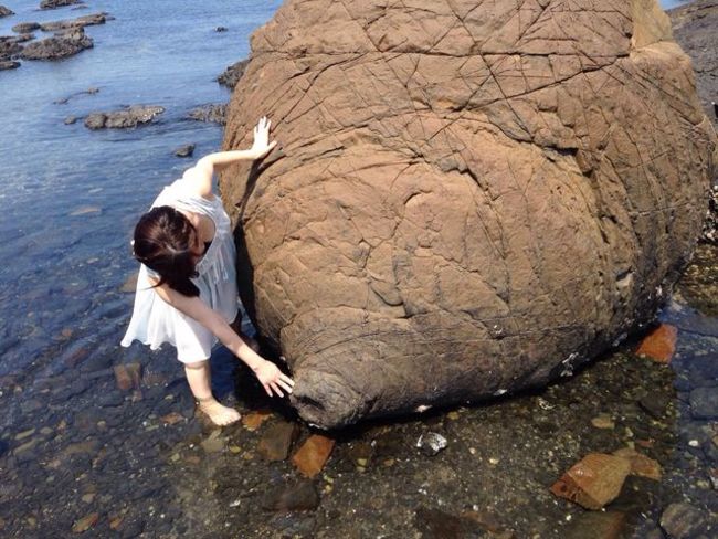 摸了胸部會變大?! 日本神秘景點"乳房岩" | 華視新聞