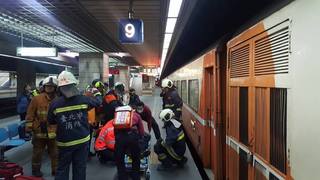 台鐵萬華站1人落軌 2列次750人行程受影響