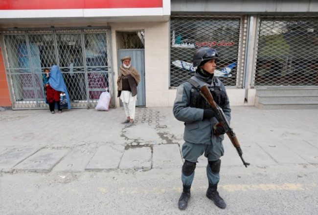 阿富汗軍醫院遭恐攻 2死7傷特種部隊進駐 | 華視新聞
