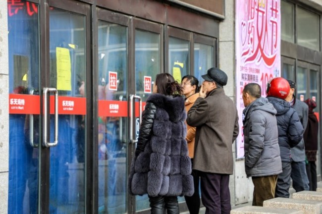 薩德衝擊升溫? 韓媒:55家在華樂天超市停業 | 華視新聞