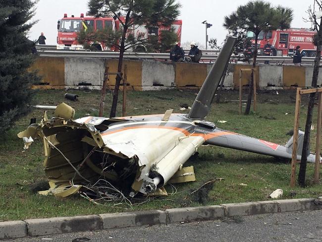 伊斯坦堡直升機撞電視塔墜毀 5人喪命 | 華視新聞