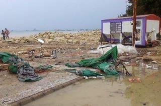 伊朗3公尺巨浪襲海港 1死4失蹤多數房屋損毀