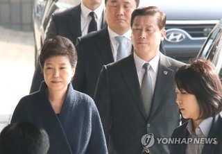 朴槿惠平民身分接受訊問 聲稱會"誠實以告"