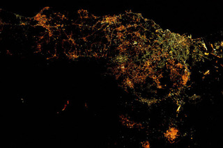 義大利埃特納火山爆發 太空拍到"火龍”