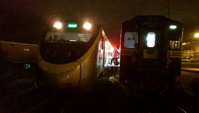 行人跨越台鐵路線遭撞死 4100旅客受影響 | 華視新聞