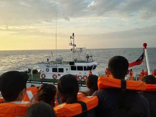 馬公-布袋客輪擱淺布袋外海 船上346人全數獲救
