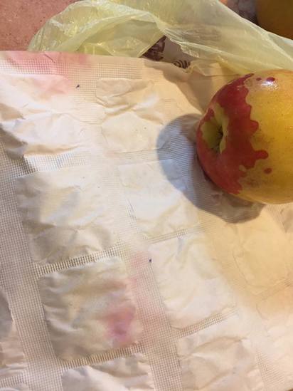 “毒蘋果褪色”!? 團購蘋果放冰箱竟落漆了 | 