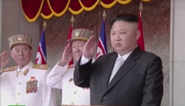 【直播】北韓慶祝”太陽節 金正恩穿西裝閱兵 | 華視新聞