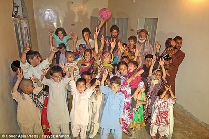 超強老爸! 巴基斯坦70歲司機擁6妻54兒 | 超強老爸，年輕時天天有性行為。