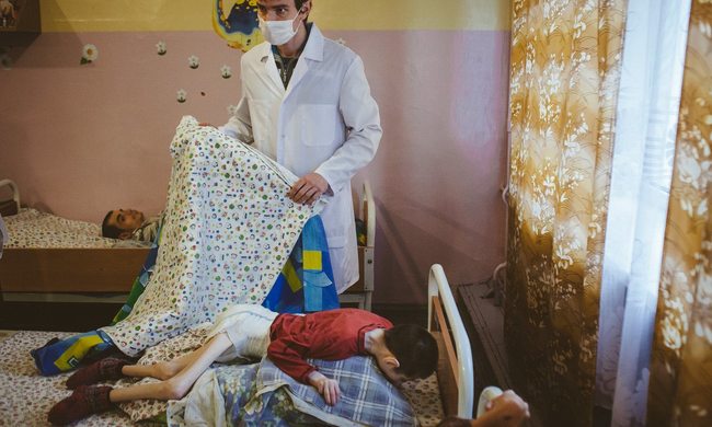 白俄羅斯孤兒院 院童瘦成皮包骨瀕臨餓死 | 華視新聞