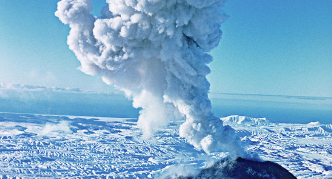 俄國火山1天噴2次 火山灰最高7千公尺 | 華視新聞