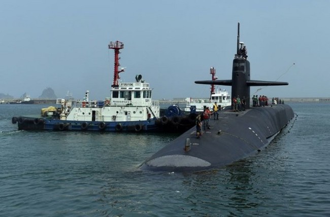 美核艦密西根號載飛彈 抵韓停靠釜山 | 華視新聞